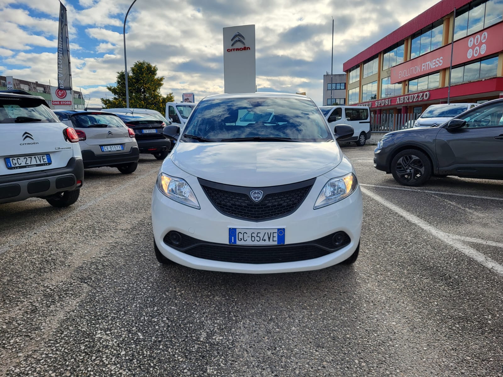 LANCIA Ypsilon 1.0 Hybrid 70cv